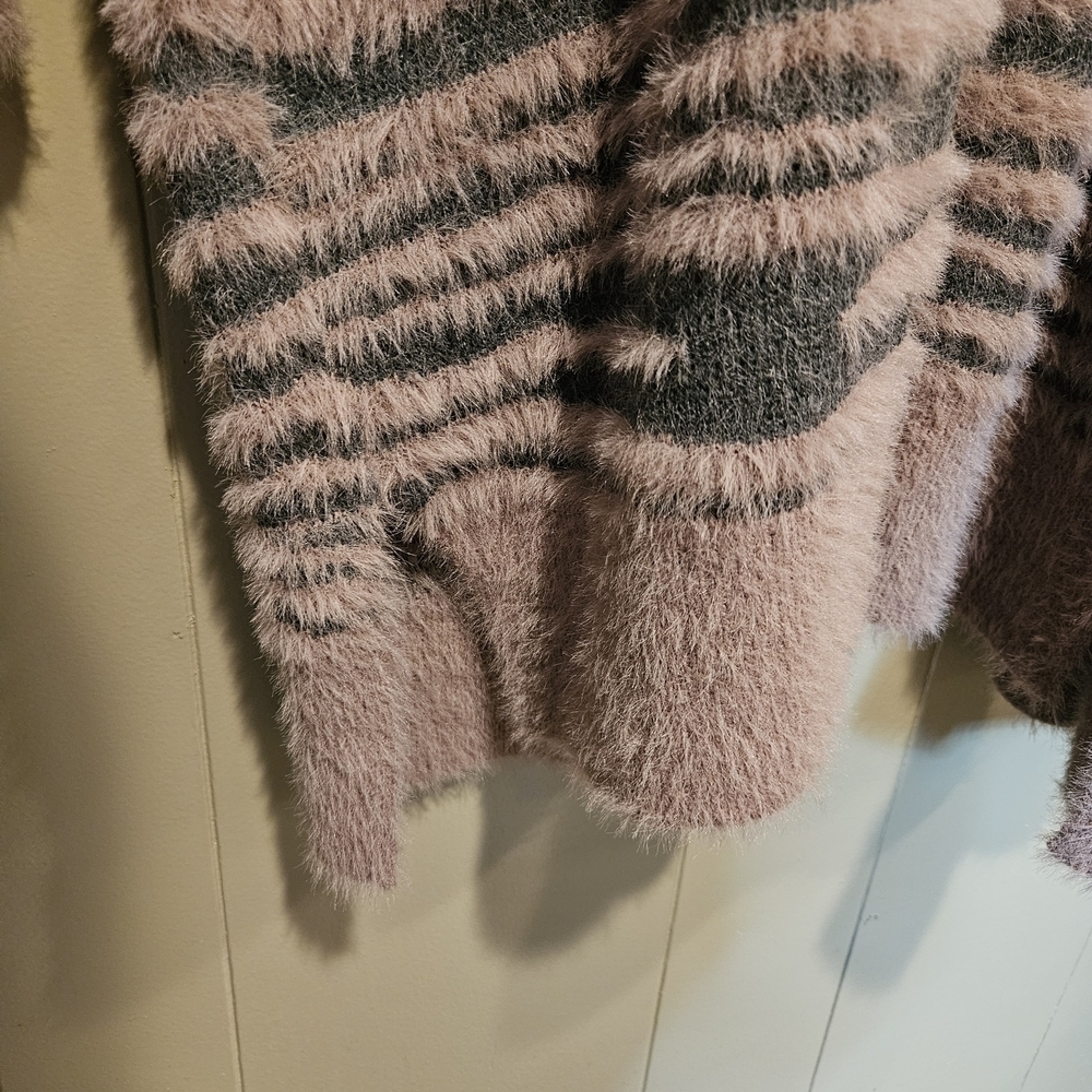 Jessica Simpson Taupe & Charcoal Zebra Print Fuzzy Open Front Cardigan Womens 2X - Picture 4 of 6